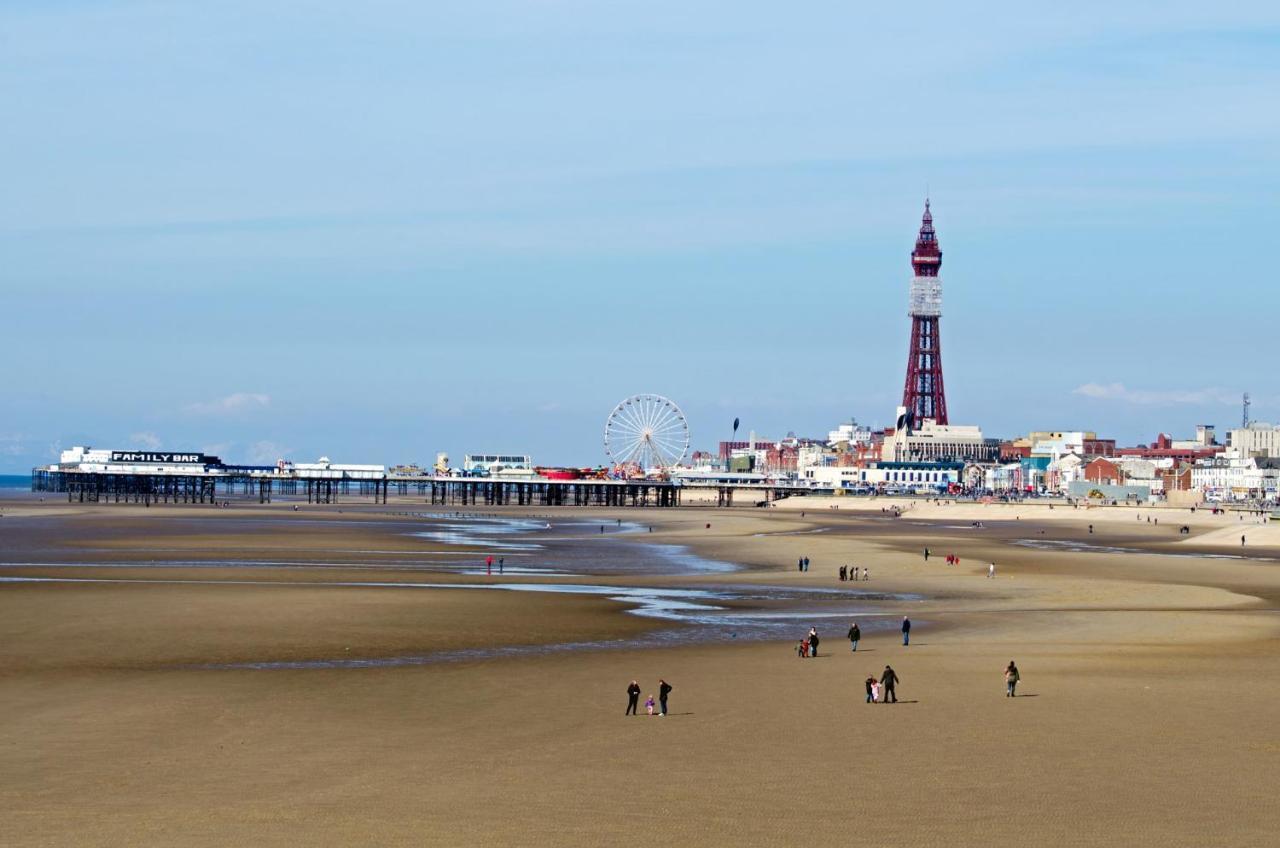 Simpson Beach View Apartments By Blackpool Service Apartments 외부 사진